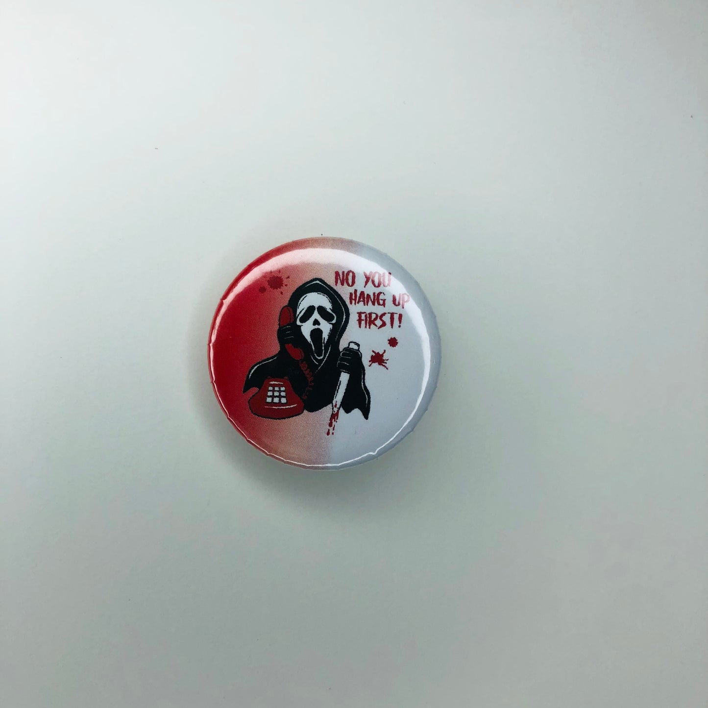 Crier Halloween Pinback Bouton